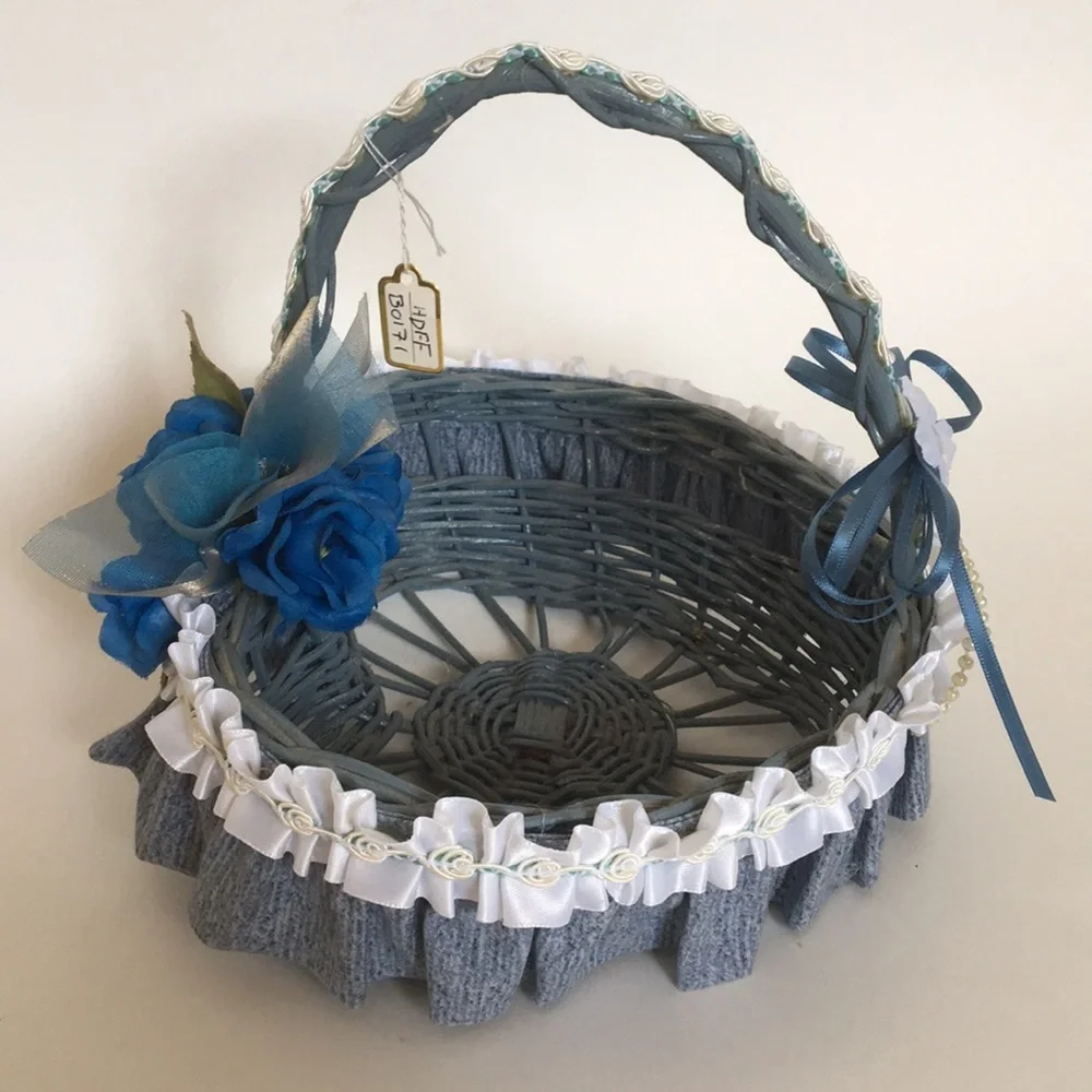 CHARMING heart shaped decorative basket